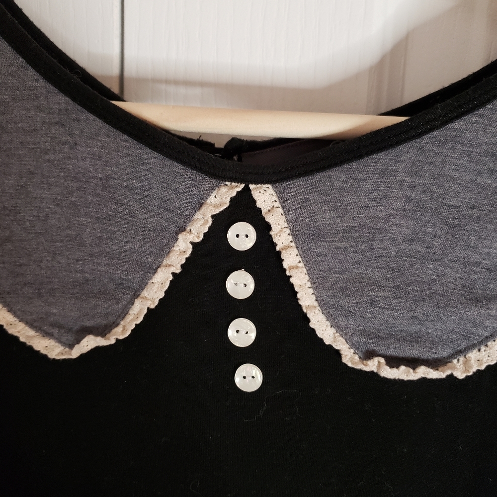 Dress - Picture 3 of 3